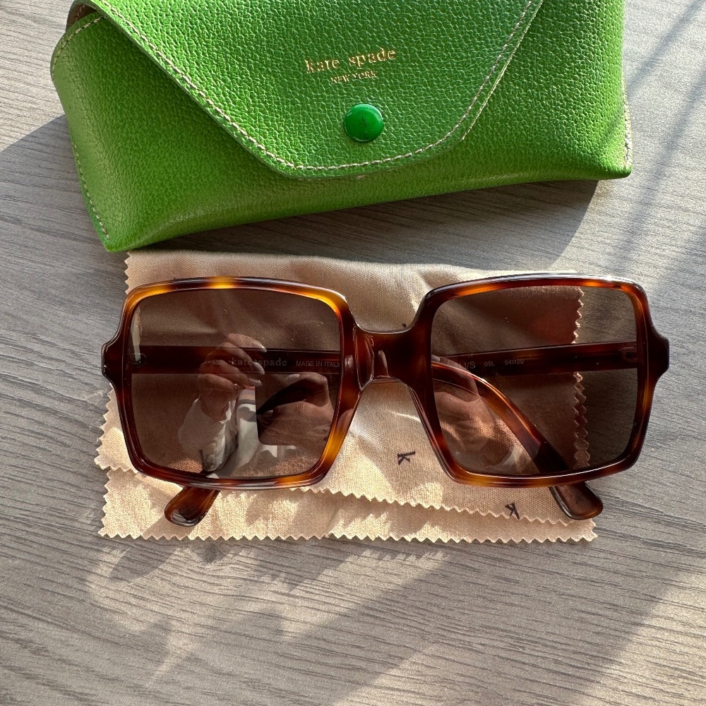 Kate Spade Brown Sunglasses with Green Case